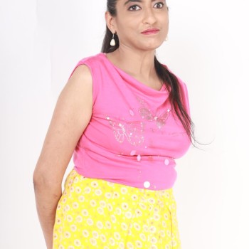 Aarti B